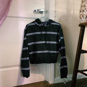 cropped pacsun hoodie 🐸